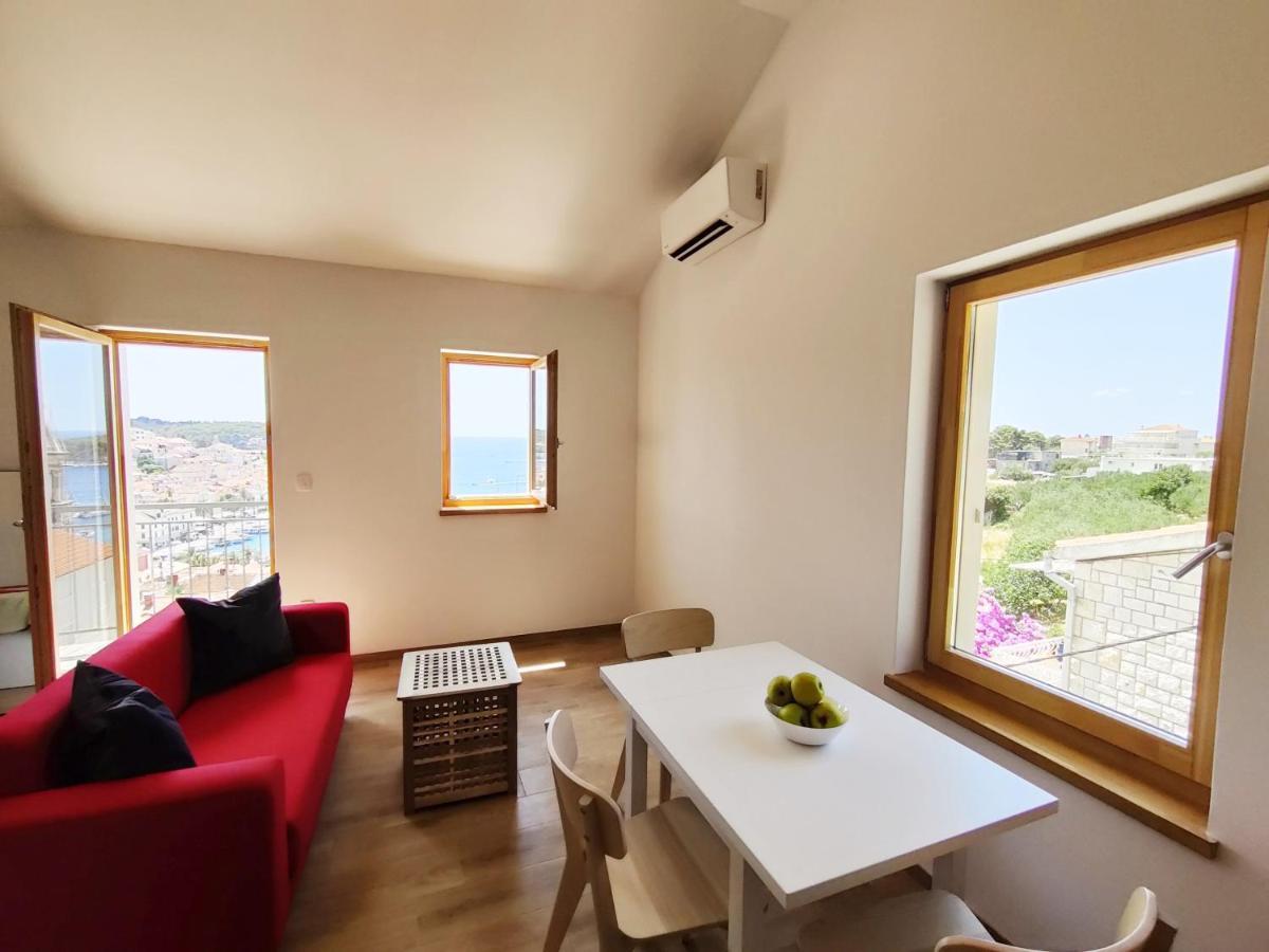 Brand New Apt W Balcony & Perfect Seaview At Center Hvar Town Exterior foto