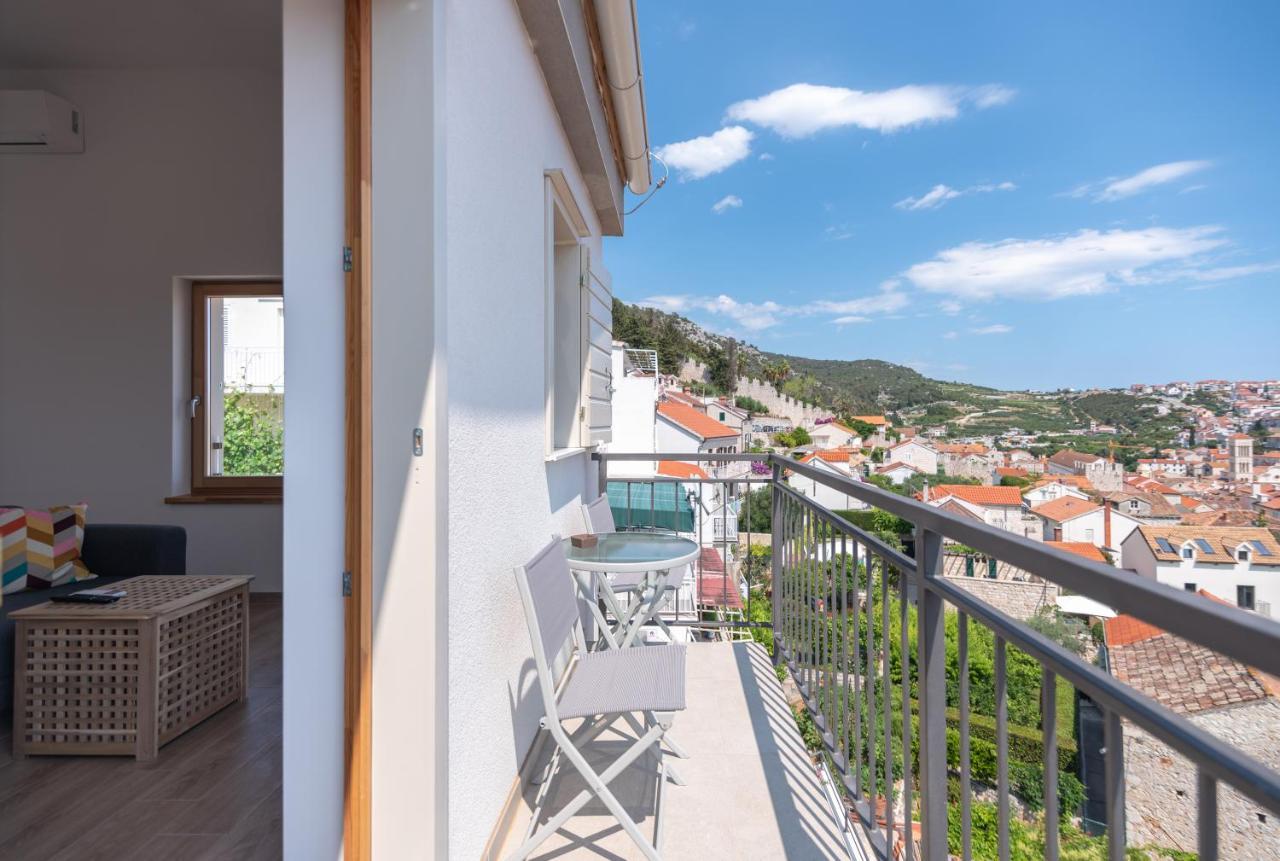 Brand New Apt W Balcony & Perfect Seaview At Center Hvar Town Exterior foto