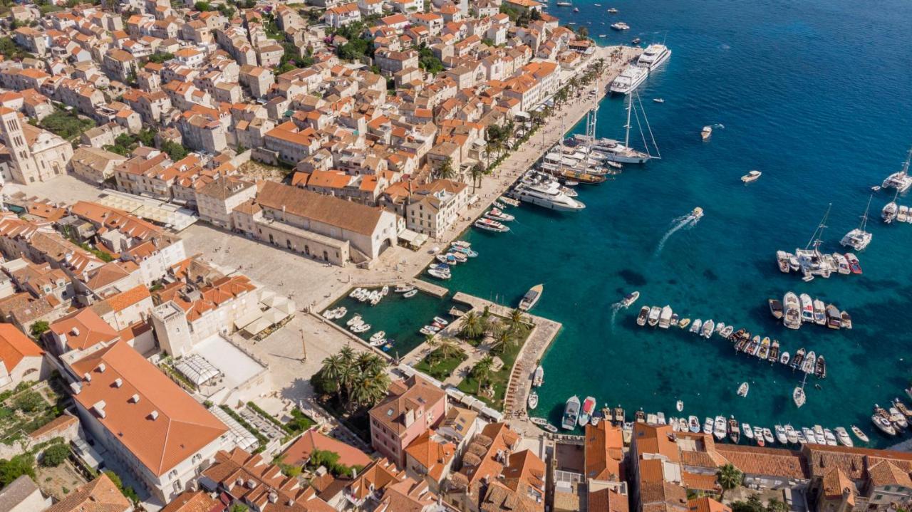 Brand New Apt W Balcony & Perfect Seaview At Center Hvar Town Exterior foto