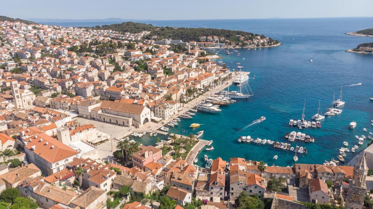 Brand New Apt W Balcony & Perfect Seaview At Center Hvar Town Exterior foto